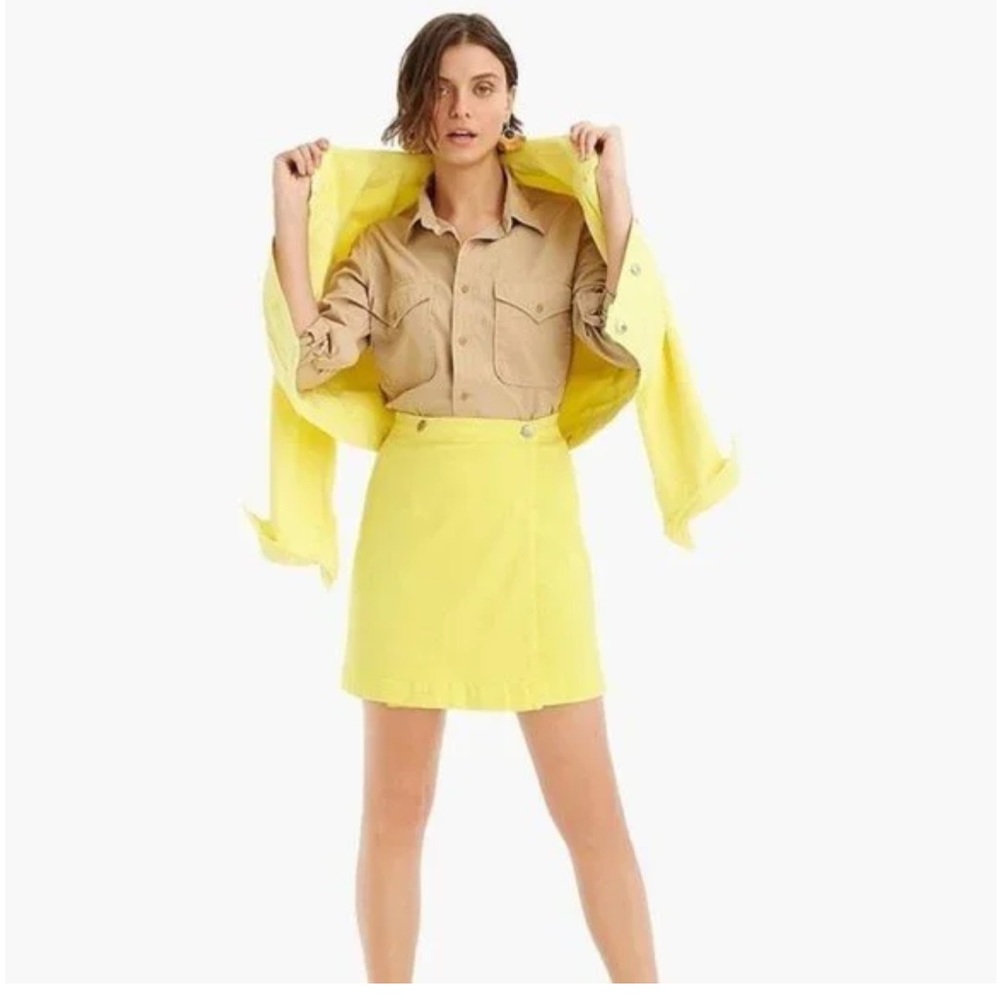 Yellow denim wrap skirt with buttons